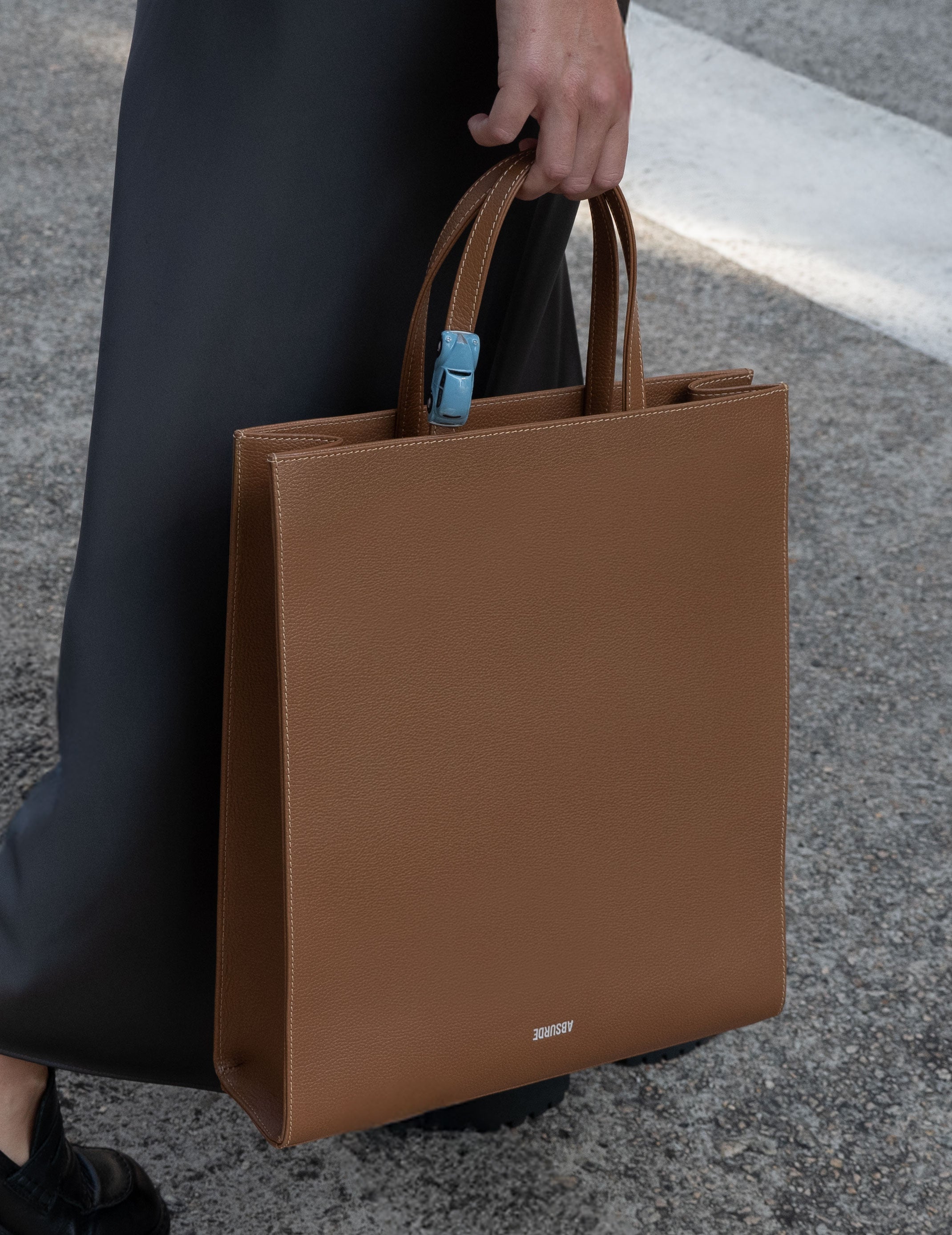 BIG STOP Tote Bag in Camel Leather