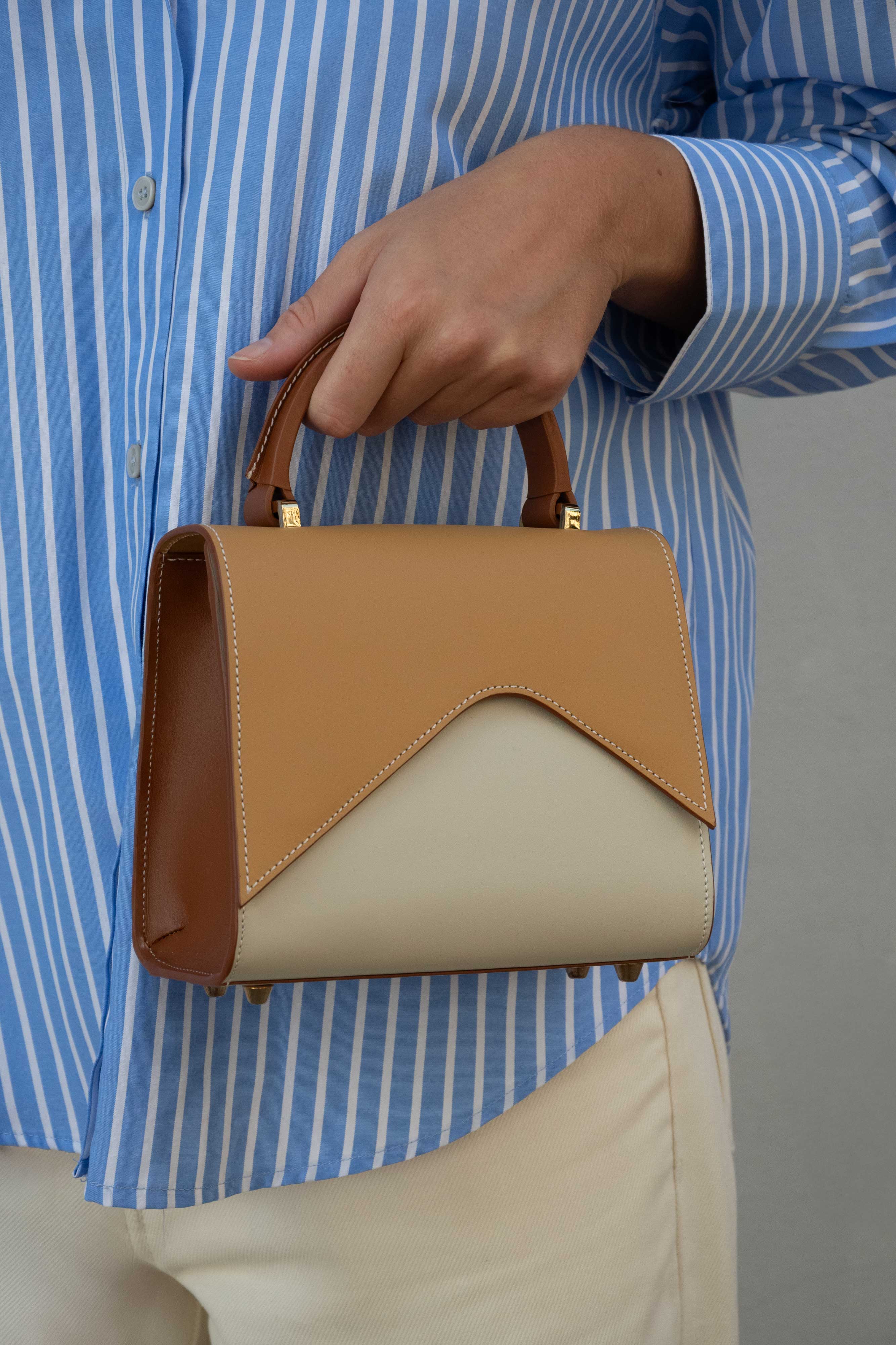 MOUNTAIN ROAD Camel and Brown small leather shoulder bag