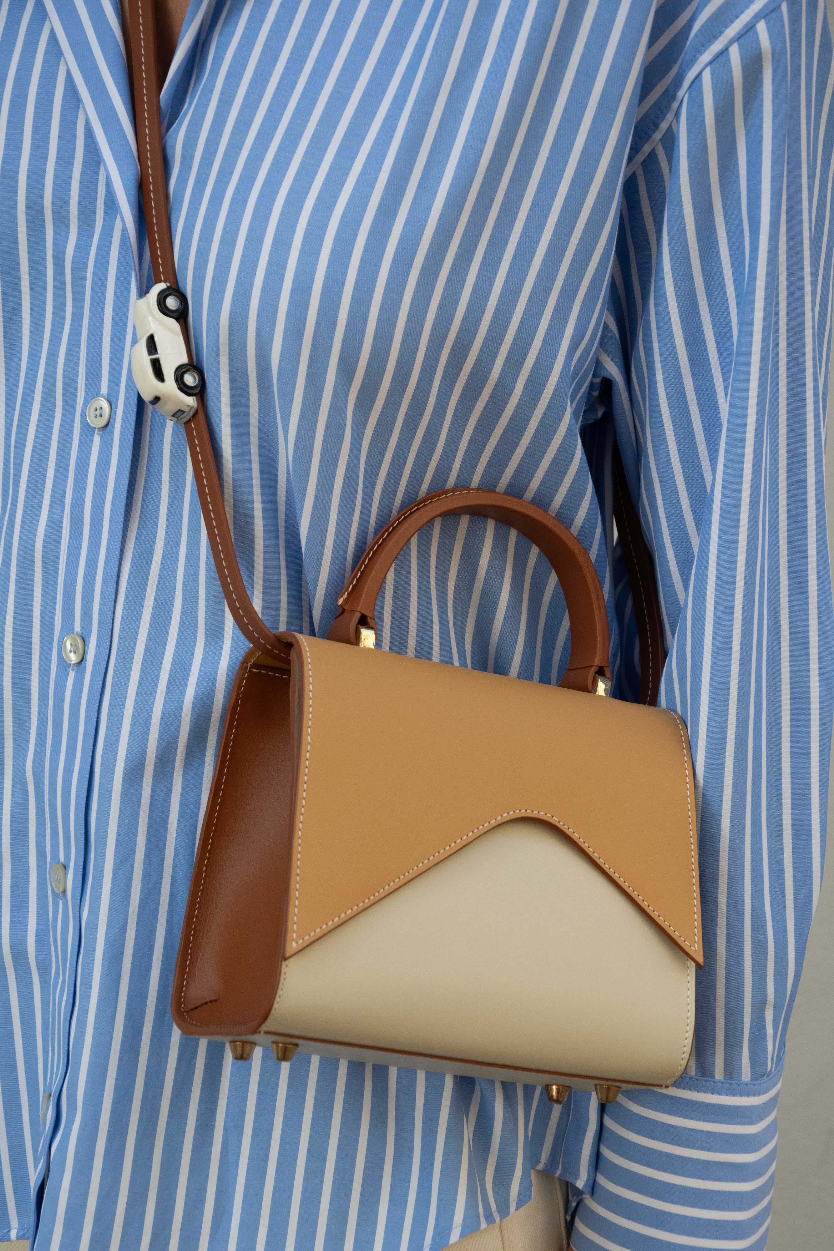 MOUNTAIN ROAD Camel and Brown small leather shoulder bag