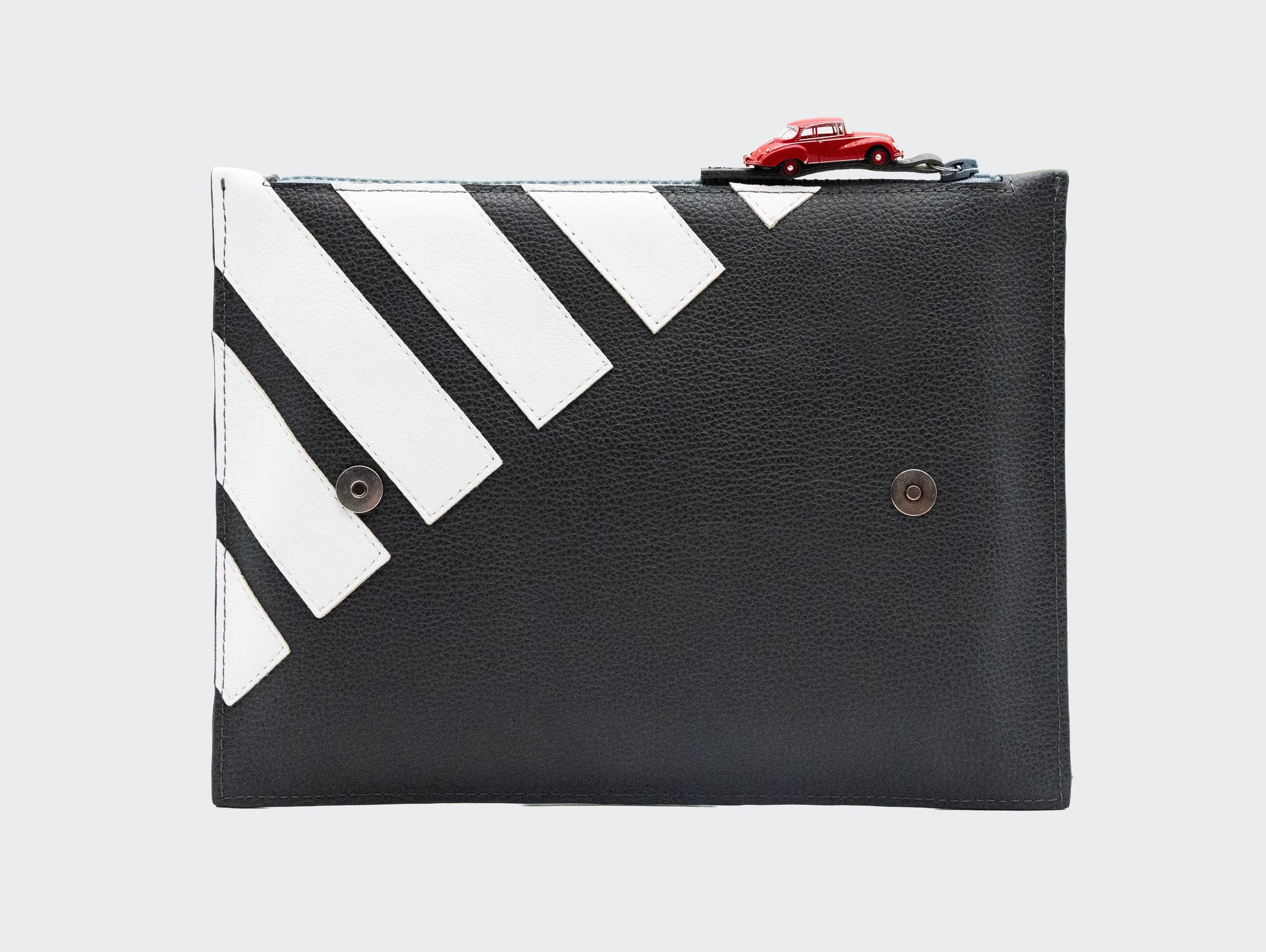 CROSSWALK Grey Leather pouch with red car