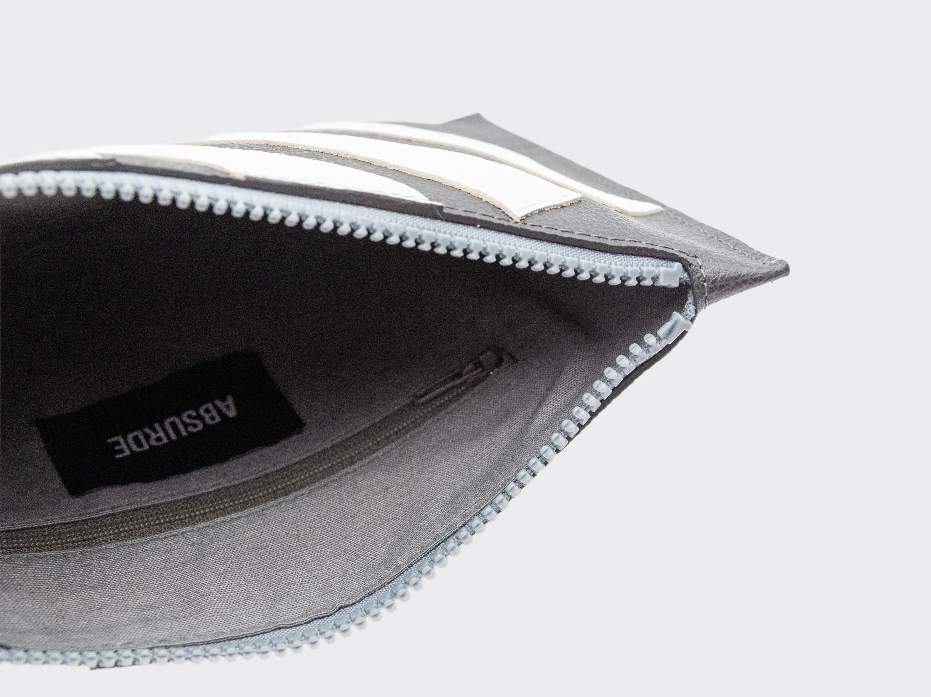 CROSSWALK Grey Leather pouch with red car