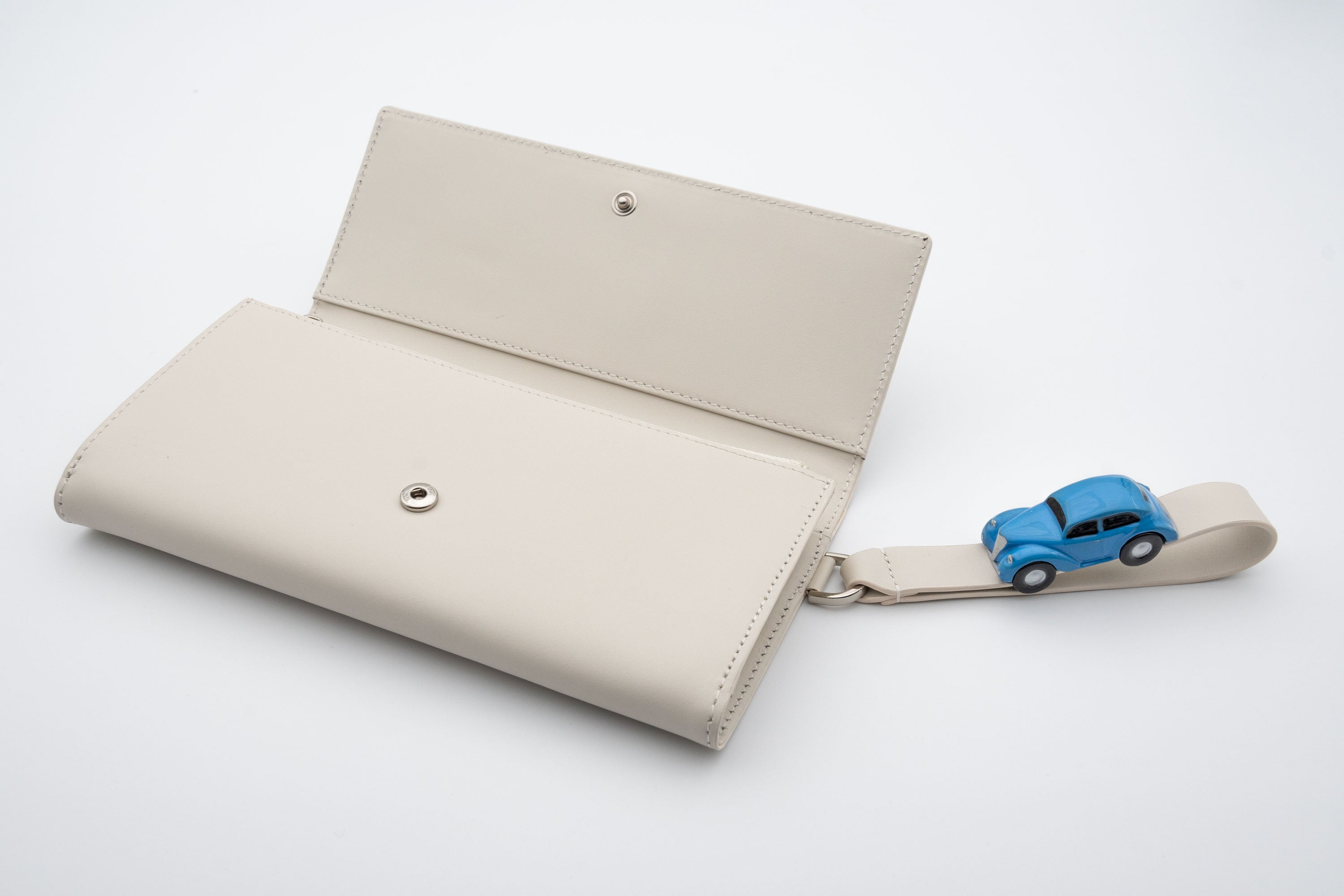 PARKING Off White Leather bifold wallet with blue car