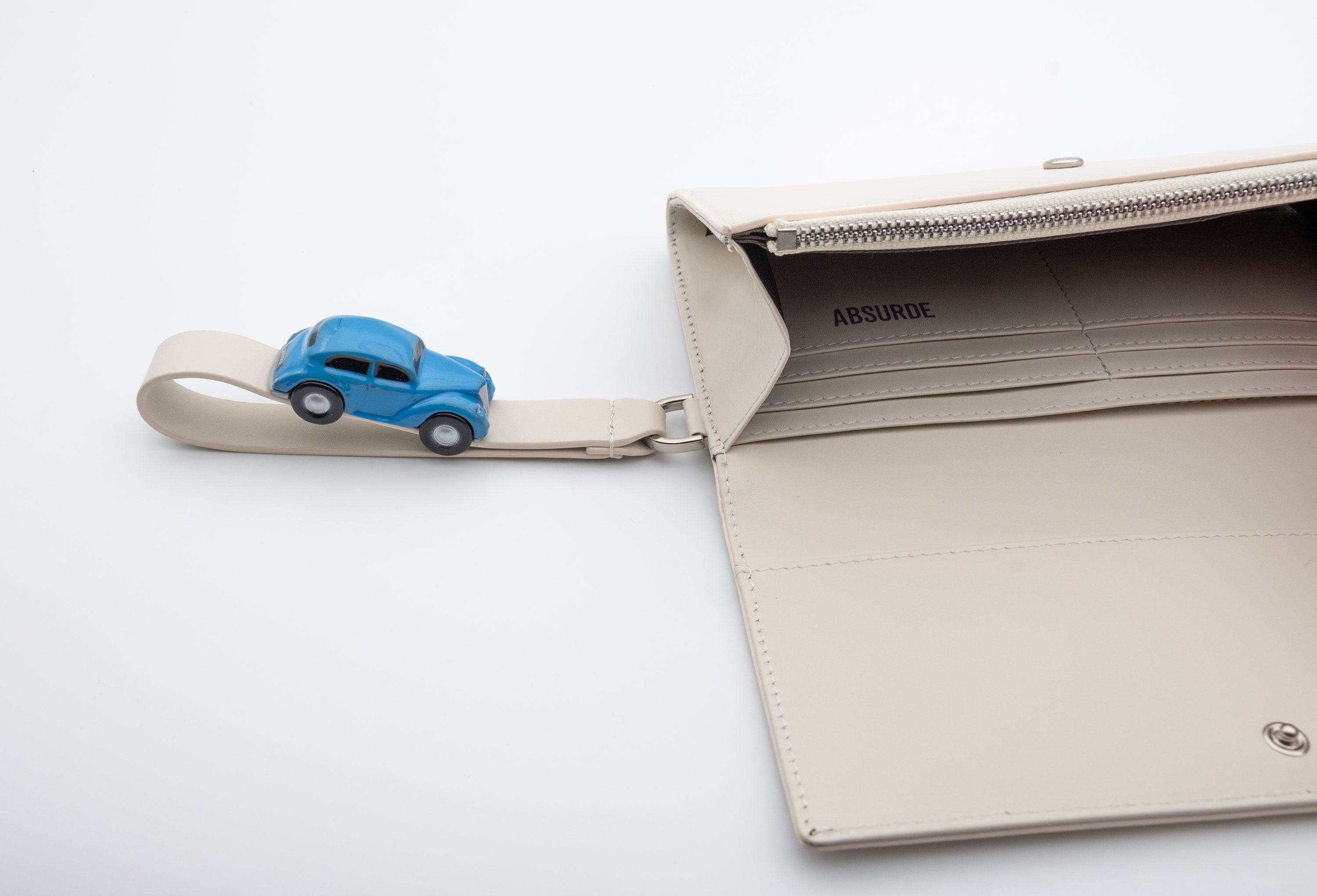 PARKING Off White Leather bifold wallet with blue car
