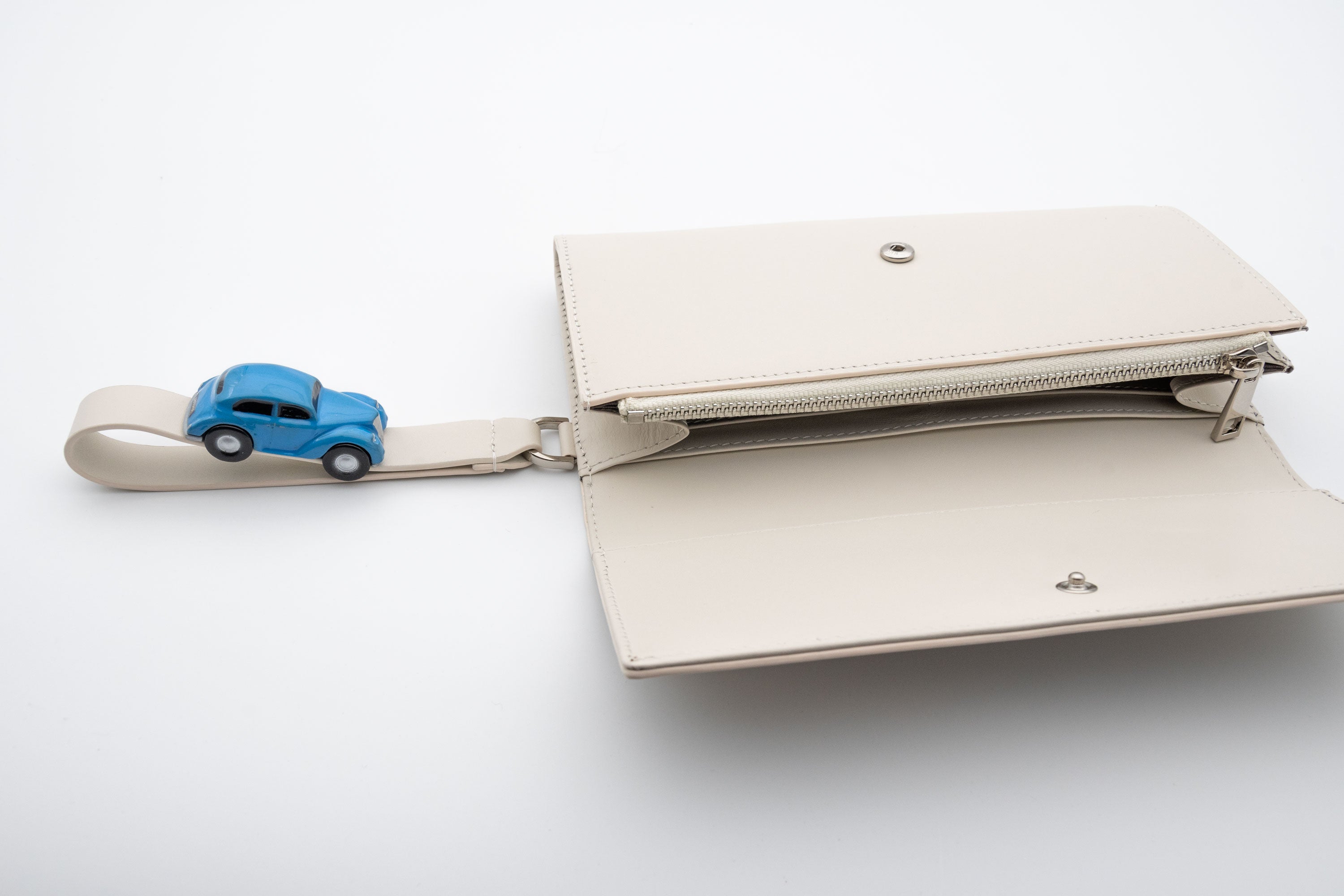 PARKING Off White Leather bifold wallet with blue car