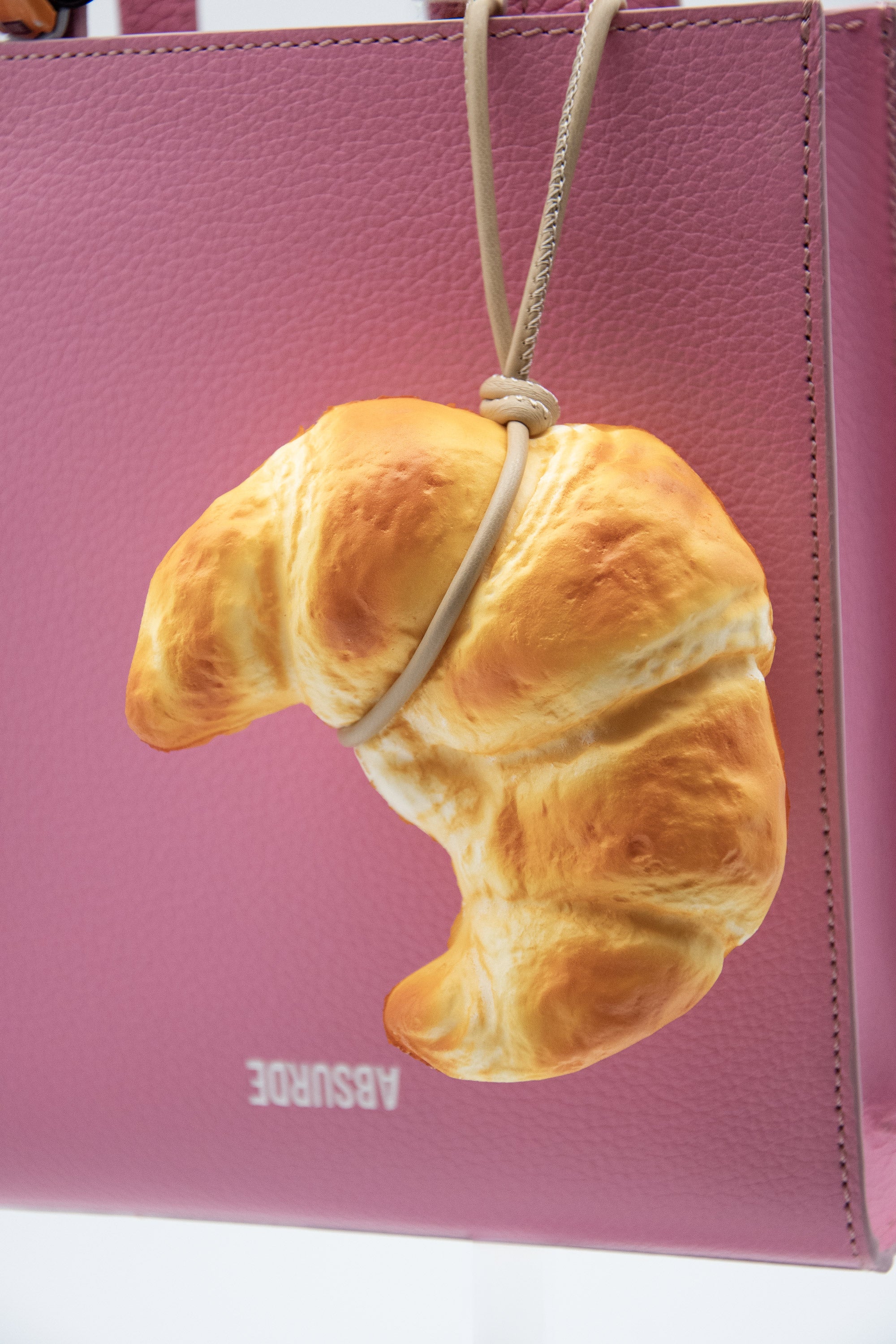  Croissant Bag Charm クロワッサン タグ付き Croissant Bag Charm – ABSURDE
